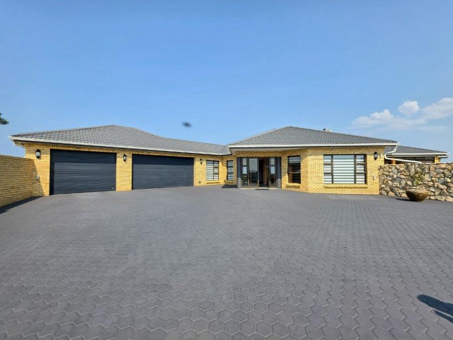3 Bedroom Property for Sale in Stilbaai Wes Western Cape